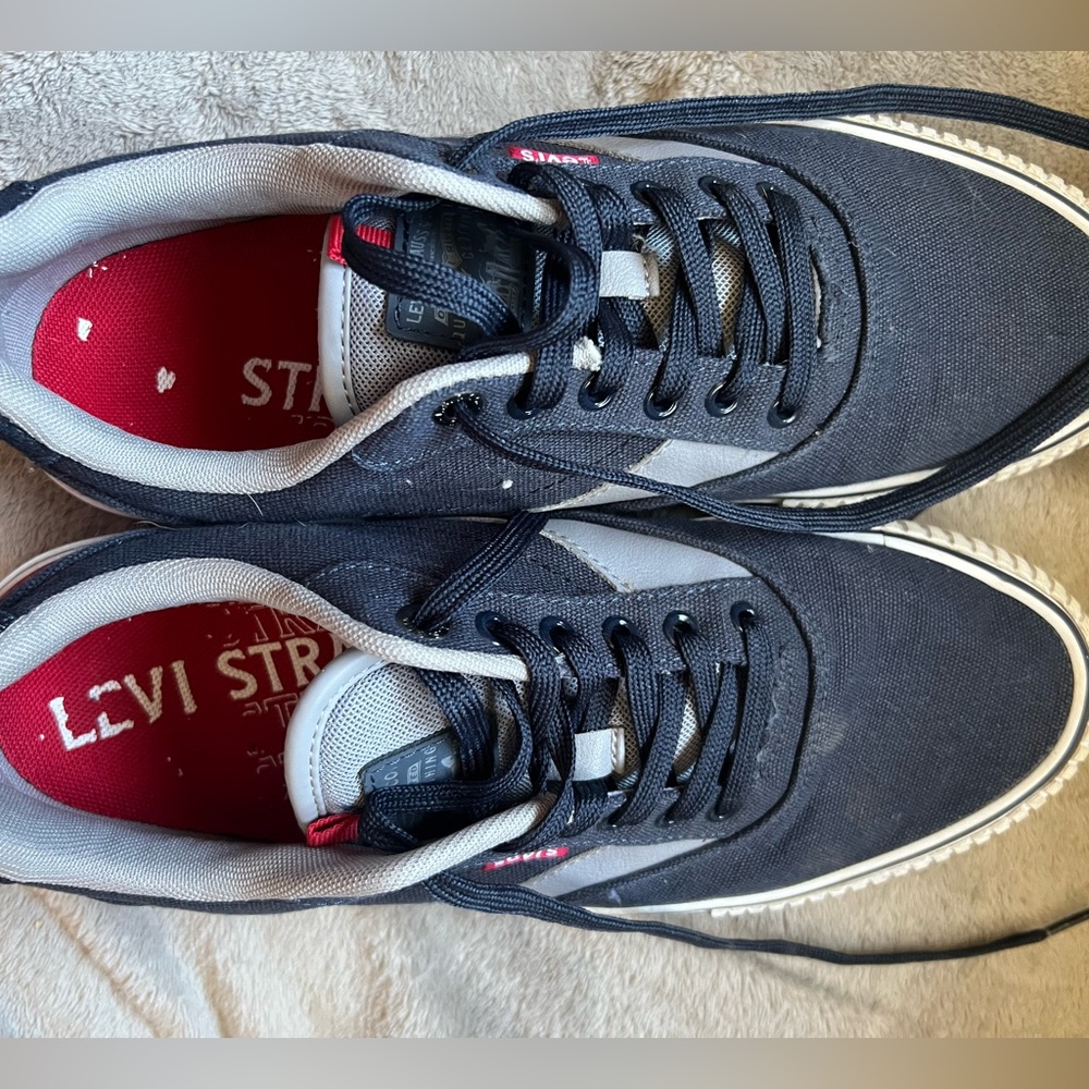 Levi’s men shoes size 9.5